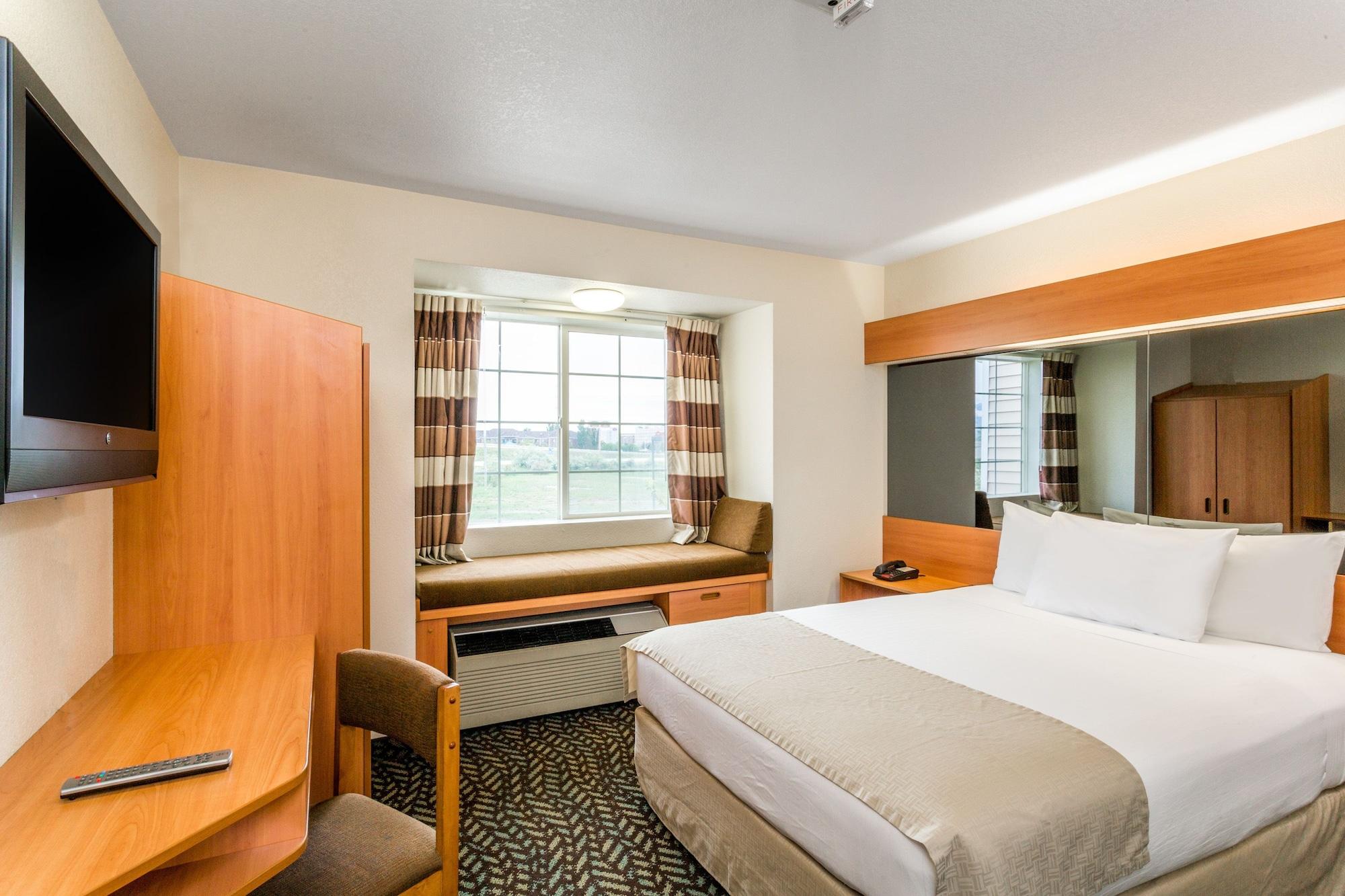 Hotel Microtel & By Wyndham Salt Airport