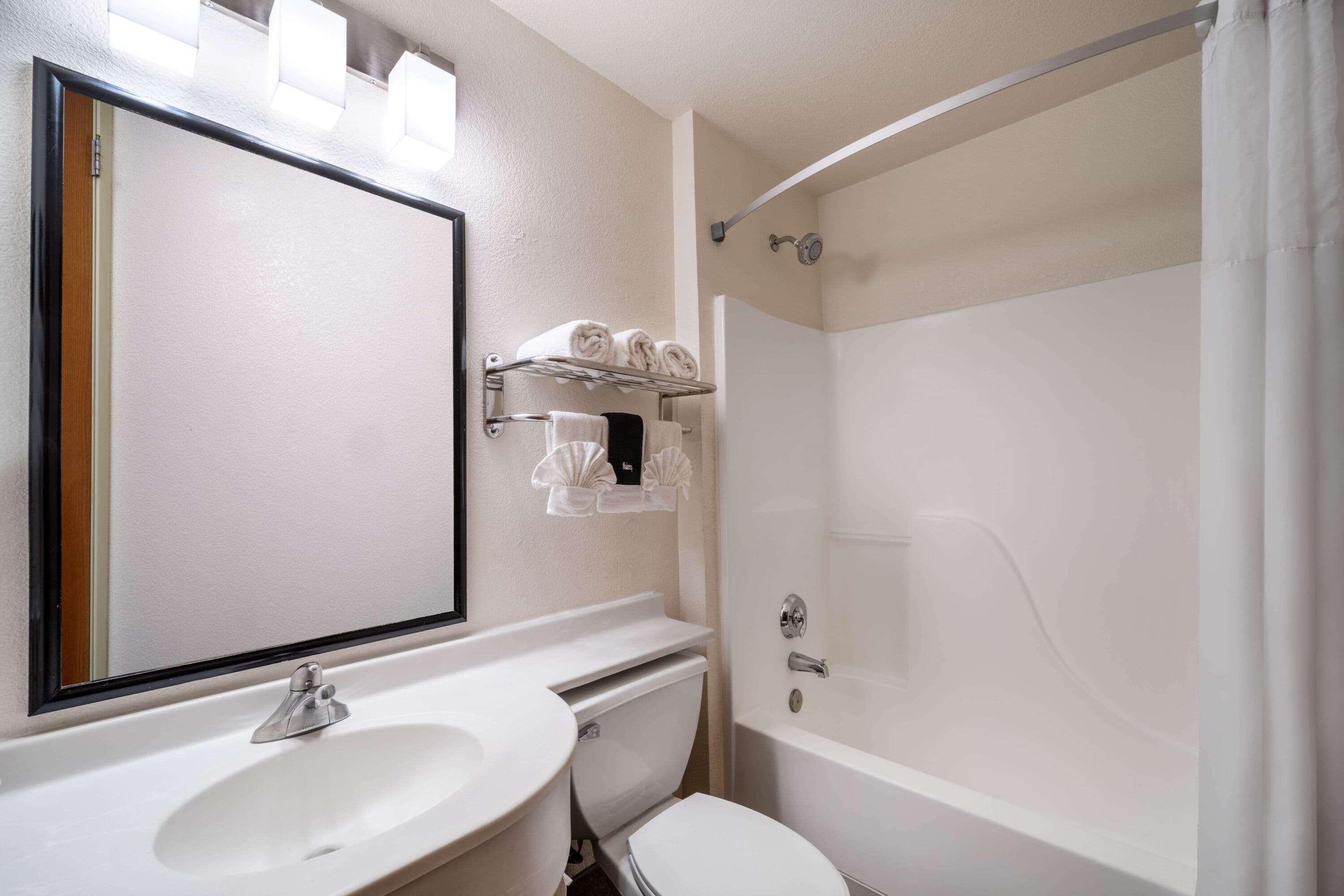 Microtel & By Wyndham Salt Airport Hotel 2*