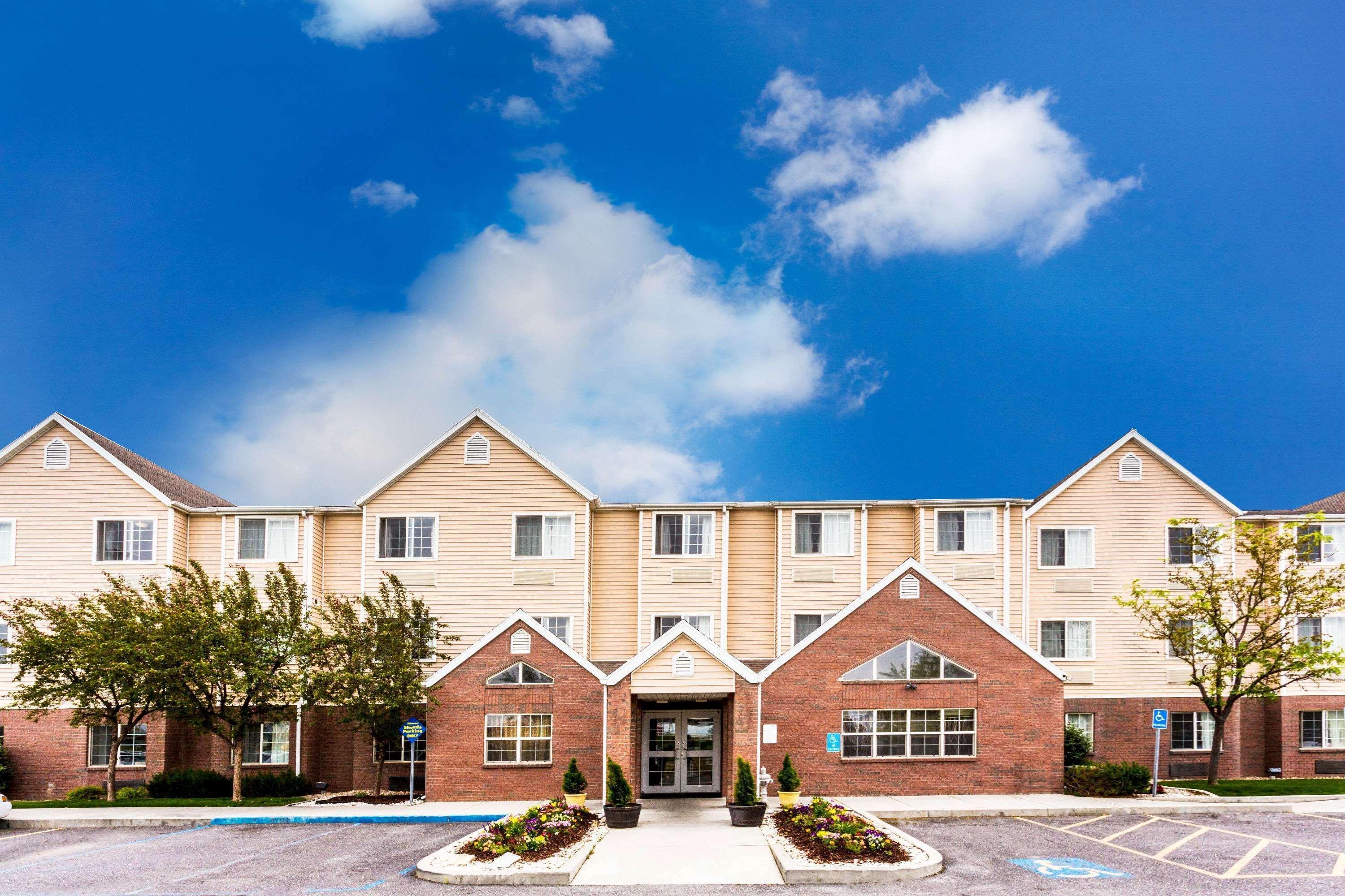 Hotel Microtel & By Wyndham Salt Airport