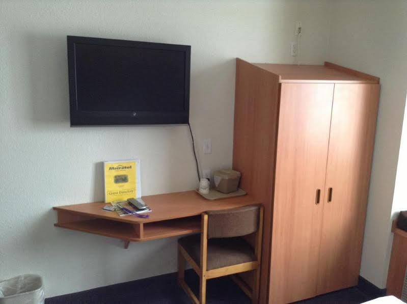 Microtel & By Wyndham Salt Airport Hotel 2*