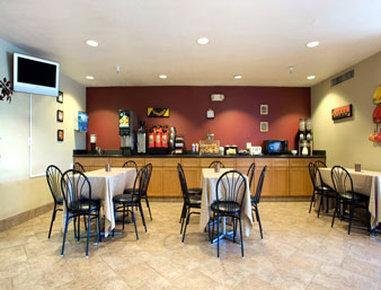 Hotel Microtel & By Wyndham Salt Airport 2*
